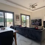 Villa 5 Km To Alacati, Luxury With Garden And Pool Çeşme