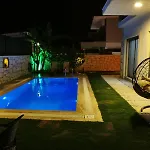 Villa 5 Km To Alacati, Luxury With Garden And Pool Çeşme