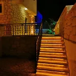Villa 5 Km To Alacati, Luxury With Garden And Pool