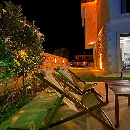 5 Km To Alacati, Luxury With Garden And Pool Villa