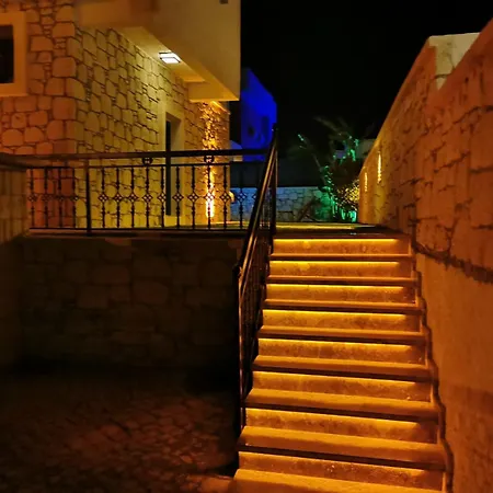 Villa 5 Km To Alacati, Luxury With Garden And Pool