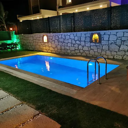 5 Km To Alacati, Luxury With Garden And Pool Villa