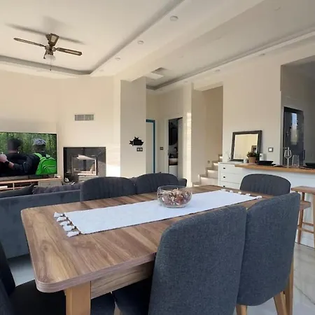 5 Km To Alacati, Luxury With Garden And Pool Villa
