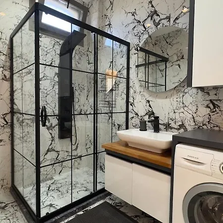 5 Km To Alacati, Luxury With Garden And Pool *