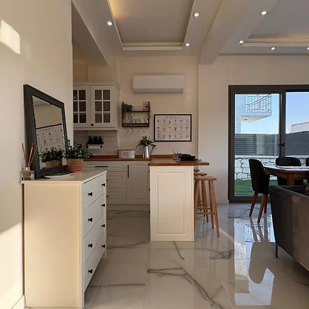 5 Km To Alacati, Luxury With Garden And Pool Villa Cesme