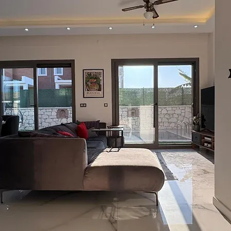 5 Km To Alacati, Luxury With Garden And Pool Cesme