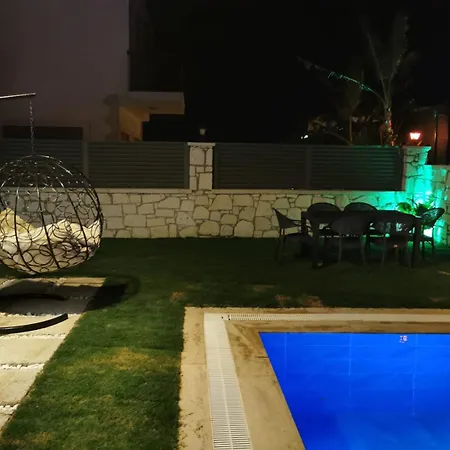 Villa 5 Km To Alacati, Luxury With Garden And Pool