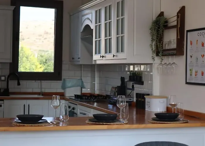 5 Km To Alacati, Luxury With Garden And Pool Villa *