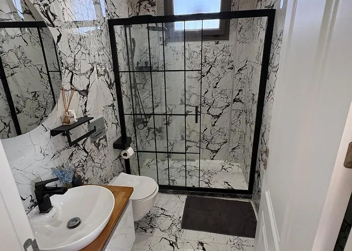 5 Km To Alacati, Luxury With Garden And Pool Villa *