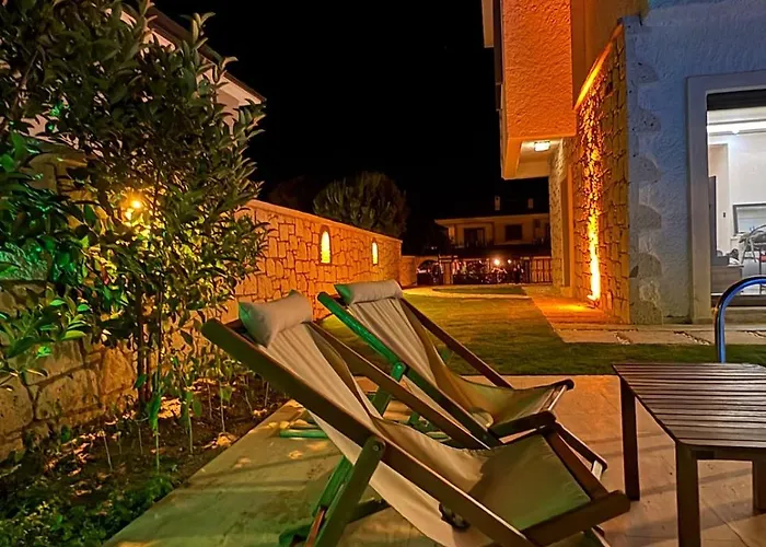 5 Km To Alacati, Luxury With Garden And Pool Villa