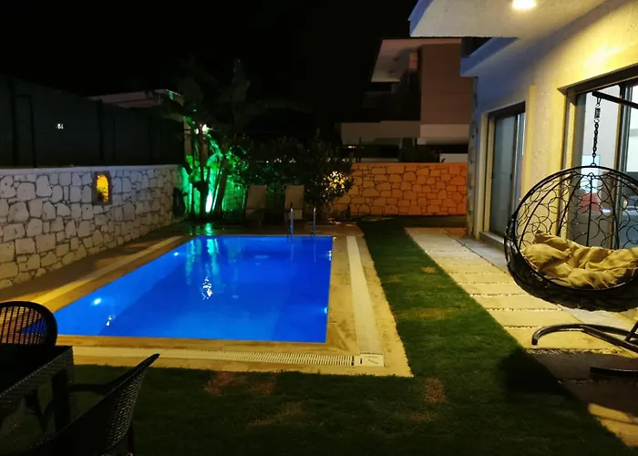 Villa 5 Km To Alacati, Luxury With Garden And Pool Çeşme
