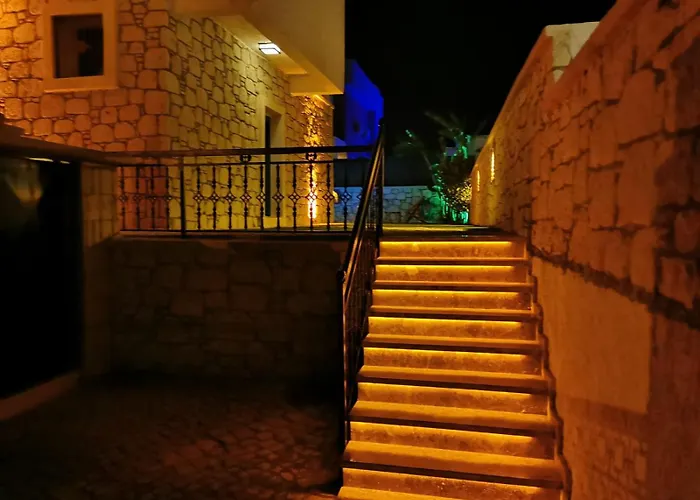 Villa 5 Km To Alacati, Luxury With Garden And Pool